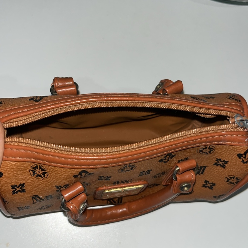 Moni Mini Handbag - Picture 3 of 4